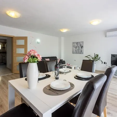 Apartments Rogic Crikvenica Exterior photo