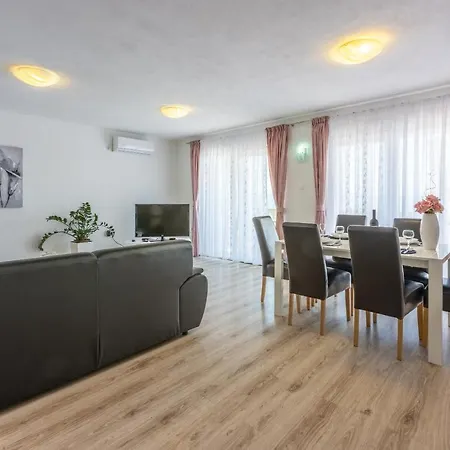 Apartments Rogic Crikvenica Exterior photo