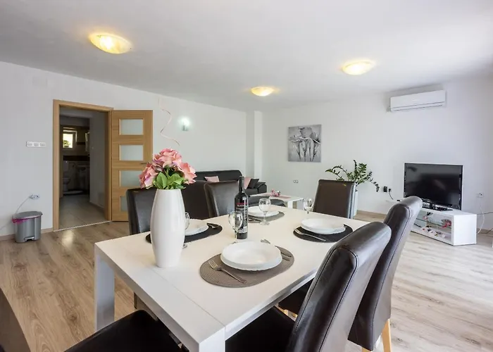 Apartments Rogic