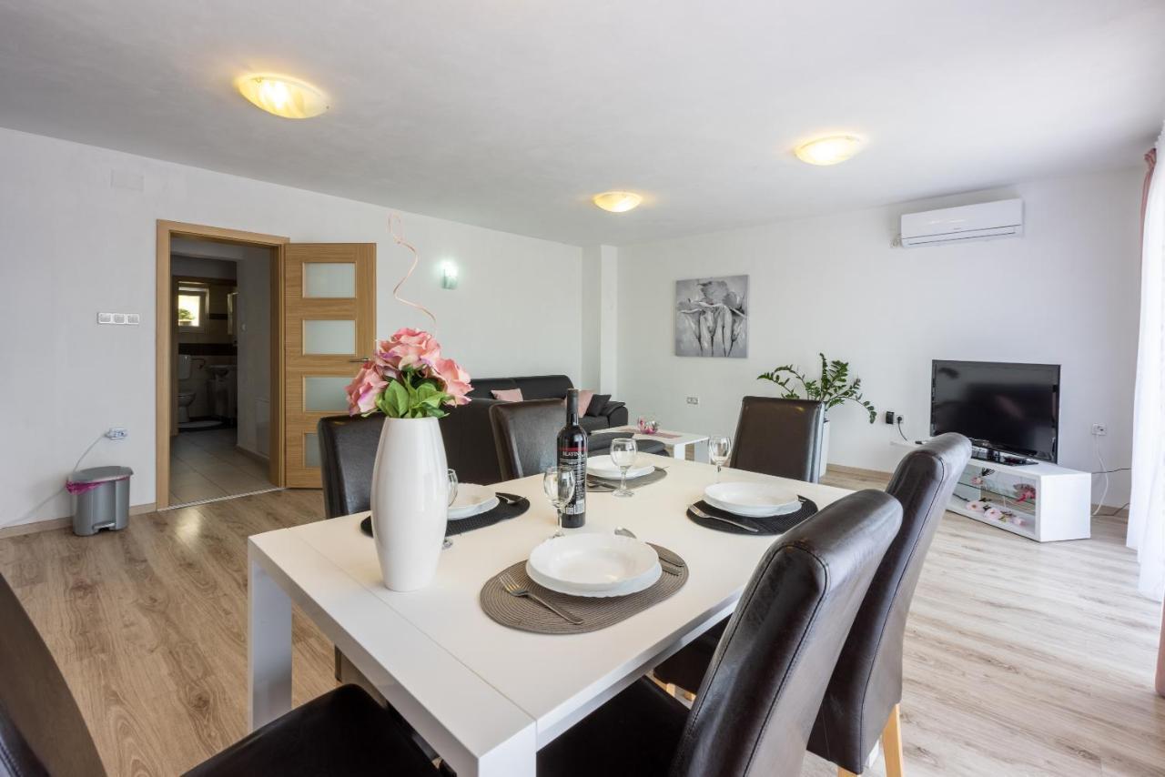 Apartment Rogic